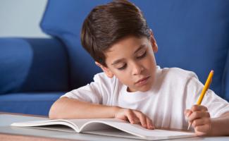 Как научить писать ребенка-левшу